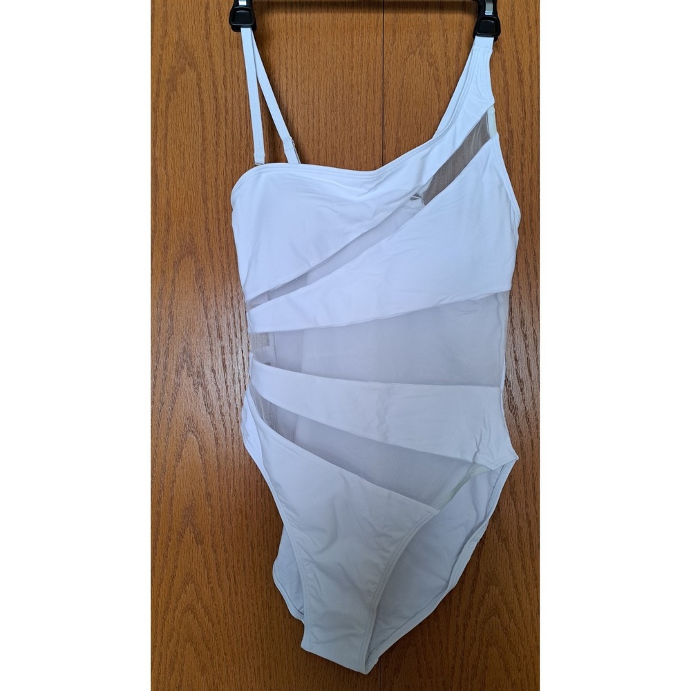 B2PRITY Women's One Piece Swimsuit White Polyester/Nylon/Spandex Size M NWT